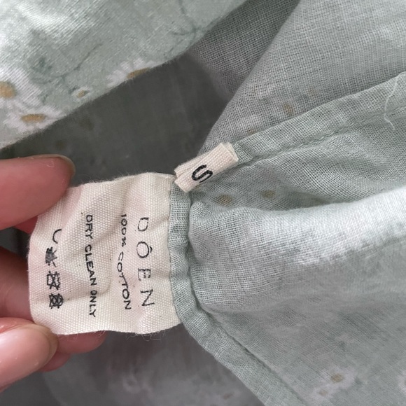 [SOLD] Dôen Baltic Top in Daisy Print - Picture 5 of 6